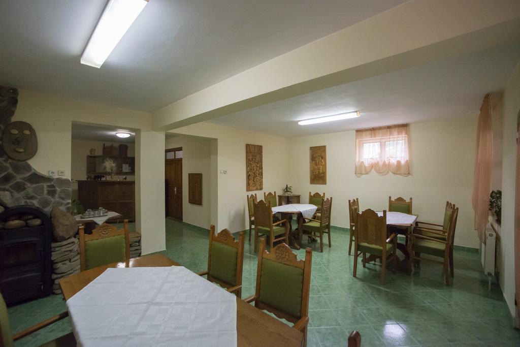 Beluci Panzio Hotell Odorheiu Secuiesc Exteriör bild